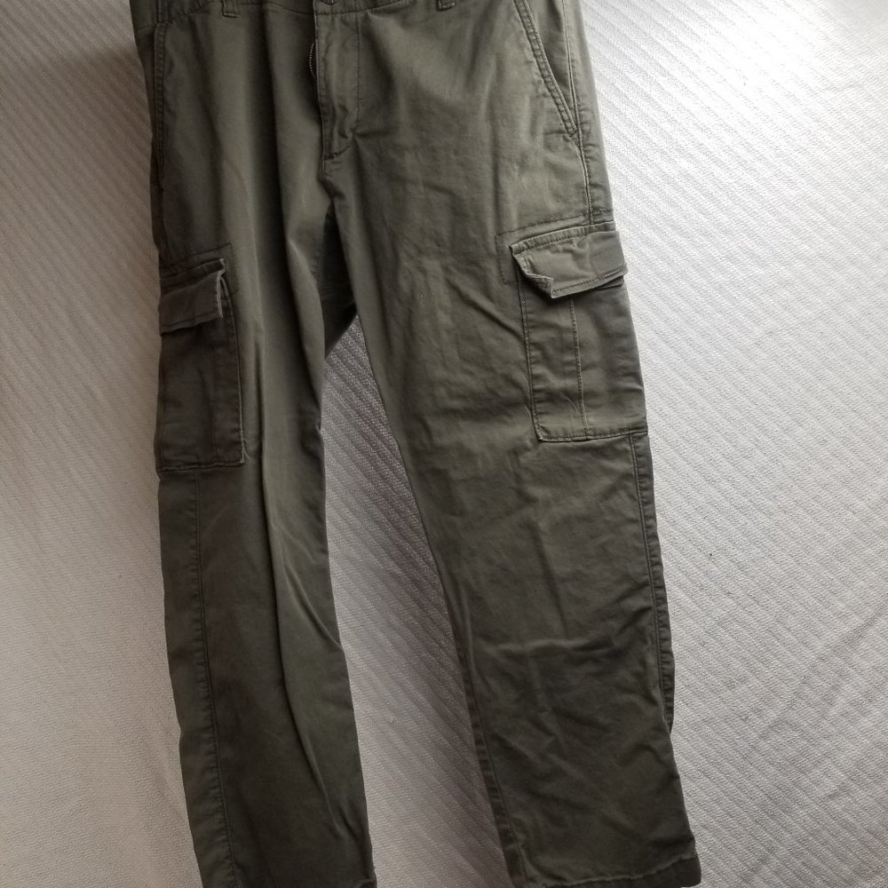 416 - Lee 34W 29L Motion Stretch Cargo Pants